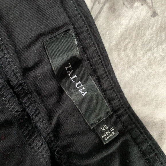 Aritzia Skirt - Picture 4 of 4